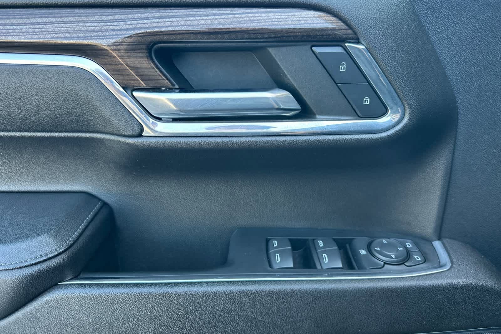 Used 2023 Chevrolet Silverado 1500 LT image 12