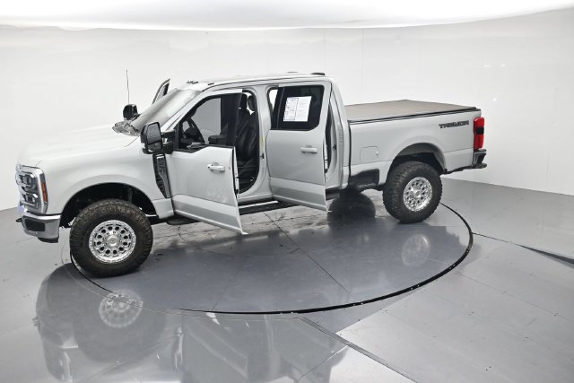 Certified 2025 Ford F250 Lariat w/ Lariat Ultimate Package AWD/4WD image 46