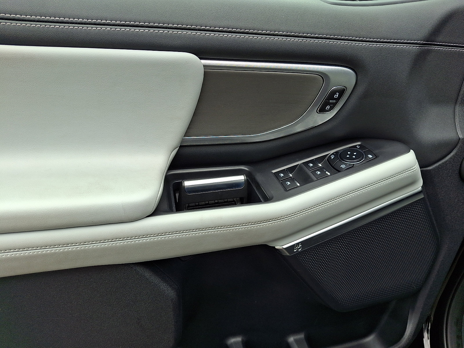 Certified 2025 Ford Expedition Platinum AWD/4WD image 14