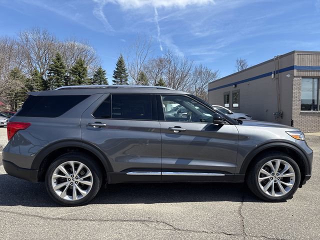 Certified 2022 Ford Explorer Platinum w/ Equipment Group 601A image 4