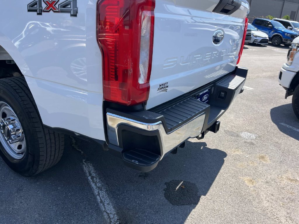 Certified 2024 Ford F250 XL w/ XL Chrome Package AWD/4WD image 12