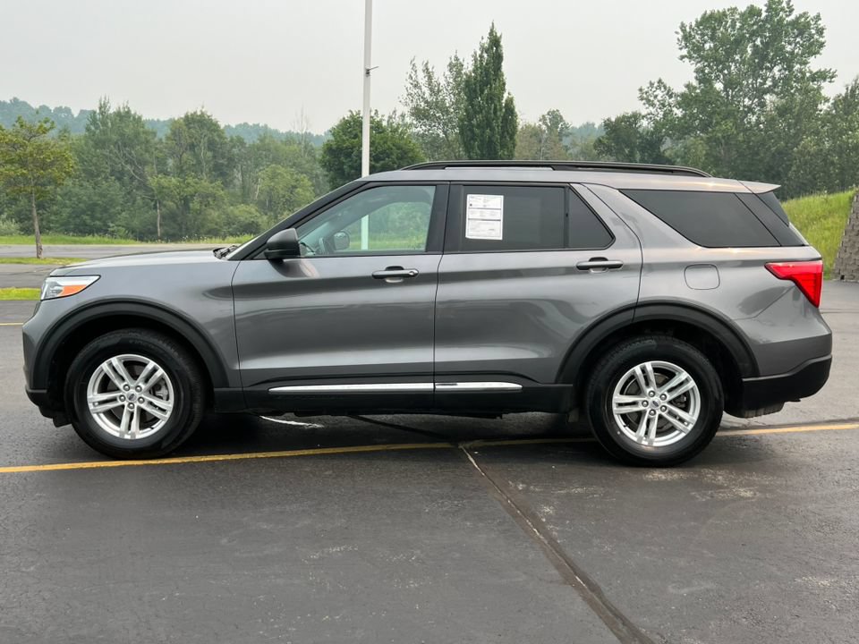 Certified 2021 Ford Explorer XLT w/ Equipment Group 202A AWD/4WD image 42