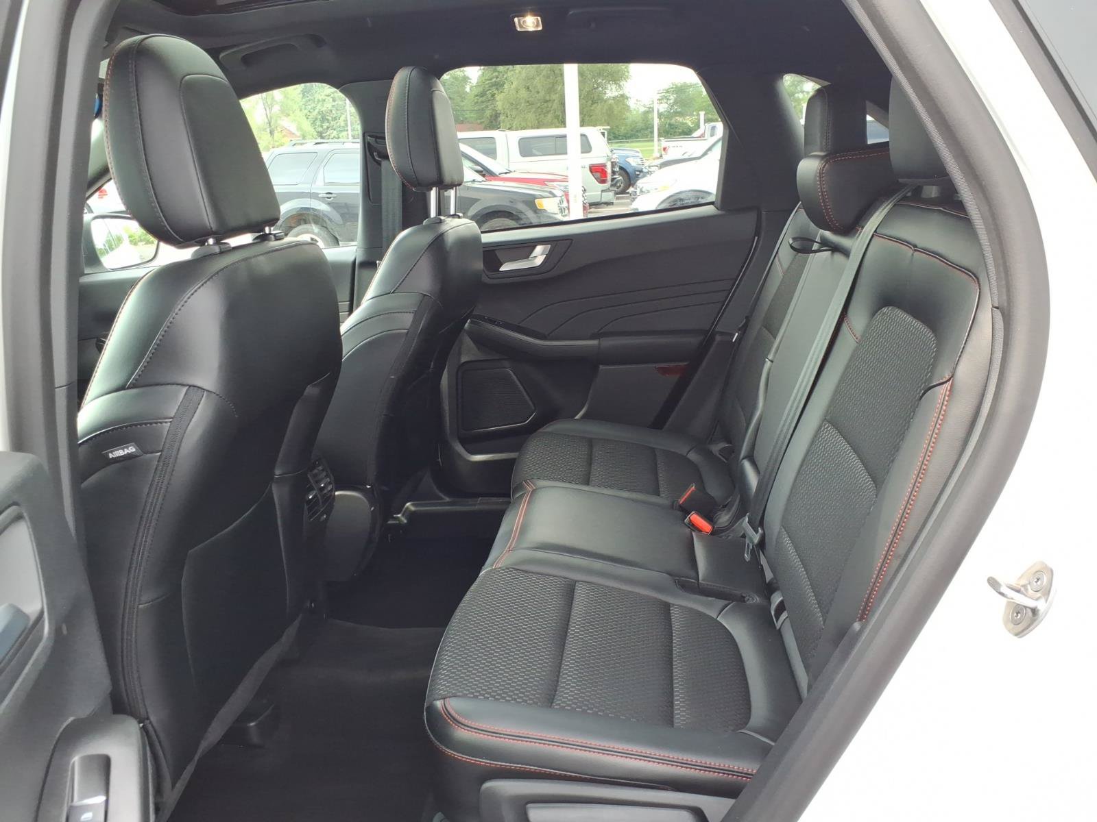 Certified 2024 Ford Escape ST-Line w/ Tech Pack #1 AWD/4WD image 9