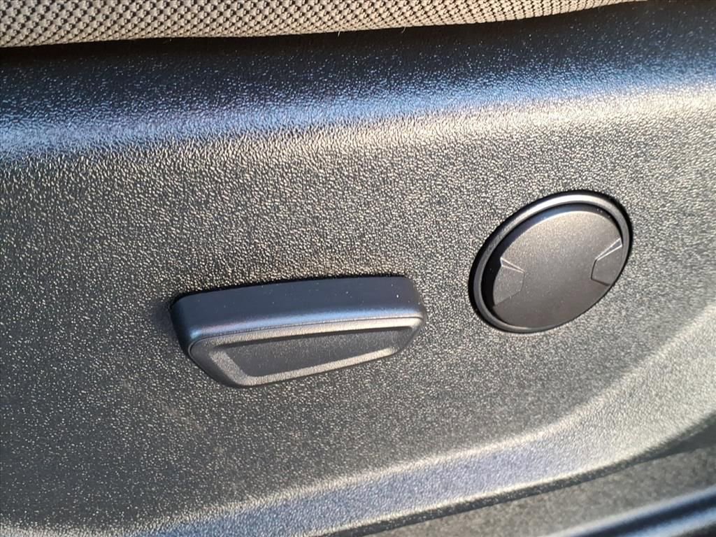 Certified 2020 Ford F250 XLT w/ Tremor Off-Road Package image 16