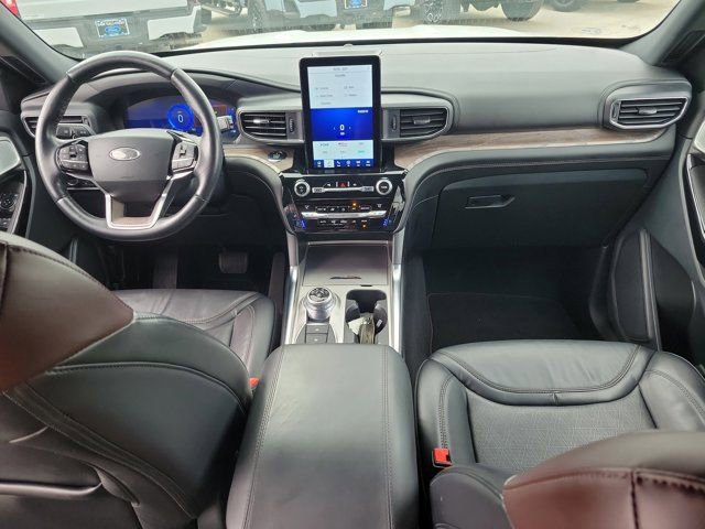 Certified 2021 Ford Explorer Platinum w/ Equipment Group 601A image 21