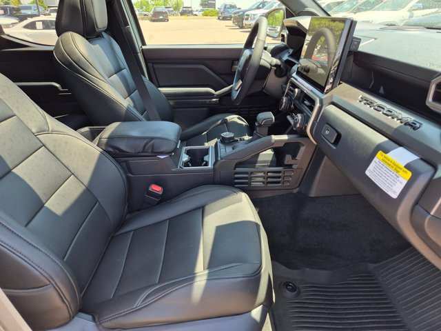 Used 2026 Toyota Tacoma TRD Off-Road w/ TRD Off Road Upgrade Package AWD/4WD image 21