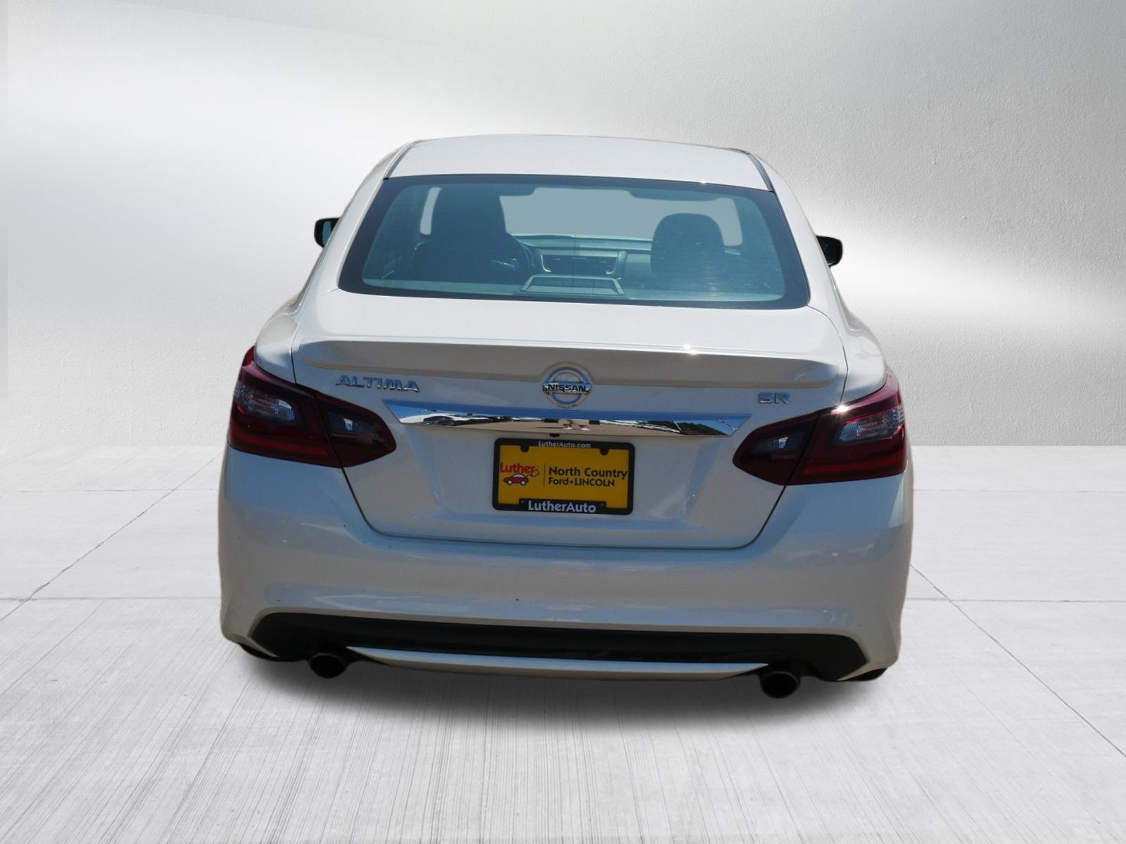 Used 2017 Nissan Altima 2.5 SR FWD image 6