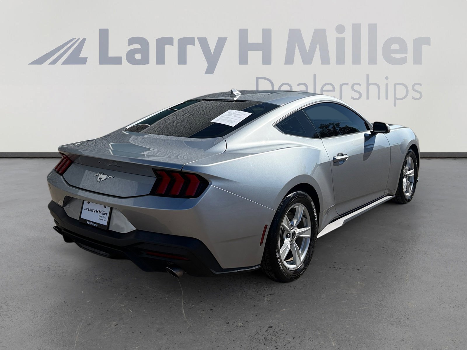 Certified 2024 Ford Mustang Coupe image 5