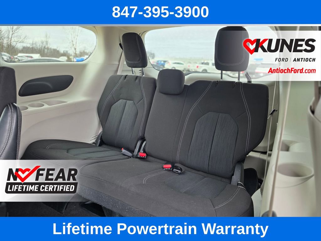 Used 2022 Chrysler Voyager LX FWD image 24