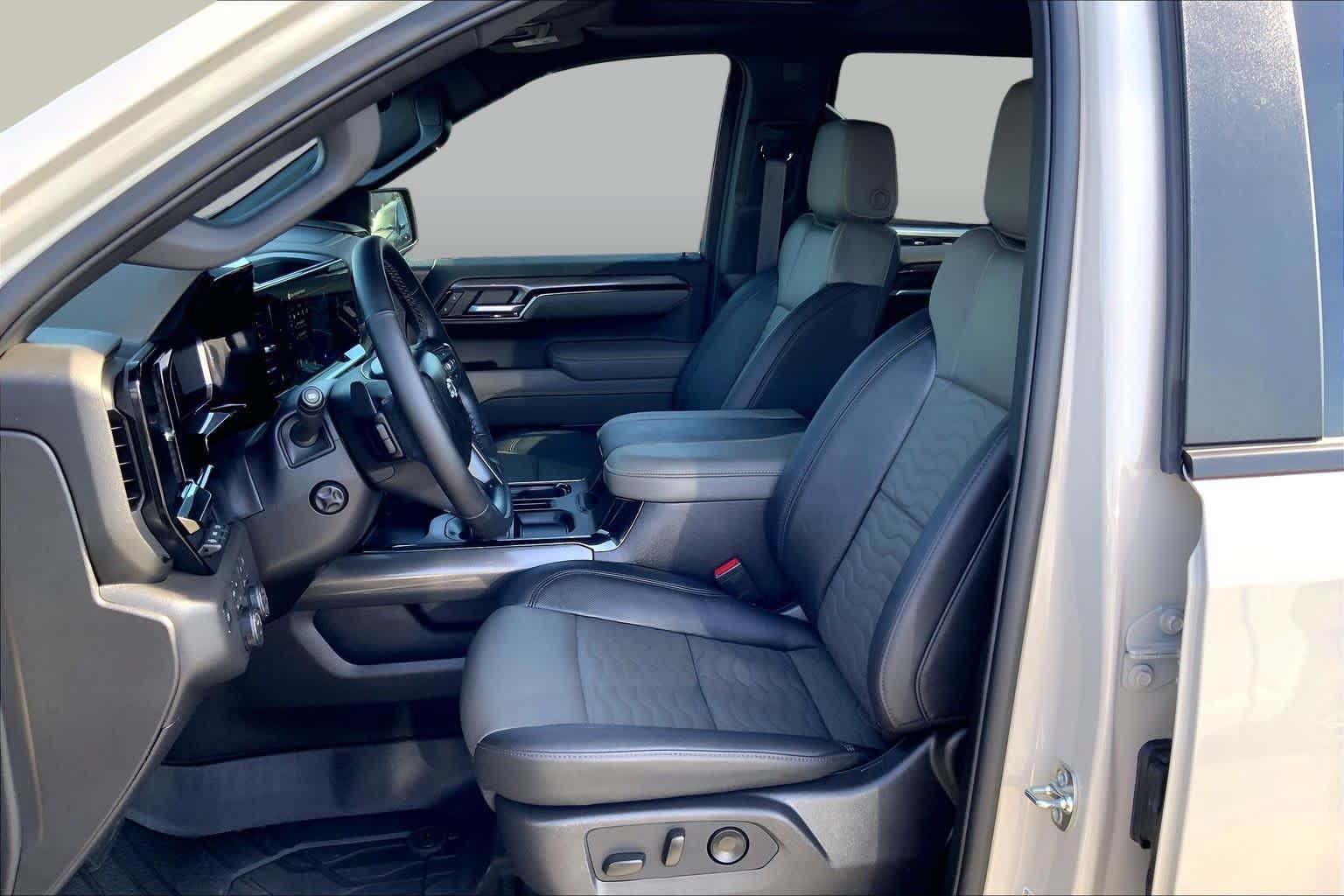 Used 2026 Chevrolet Silverado 1500 ZR2 w/ LPO, Dark Essentials Package AWD/4WD image 8