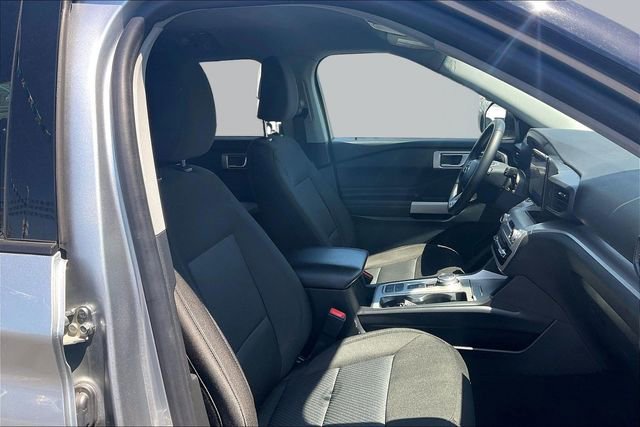 Certified 2024 Ford Explorer XLT RWD image 7