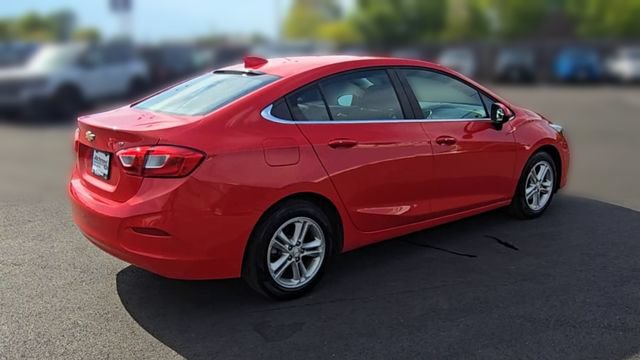 Used 2018 Chevrolet Cruze LT w/ Convenience Package FWD image 9