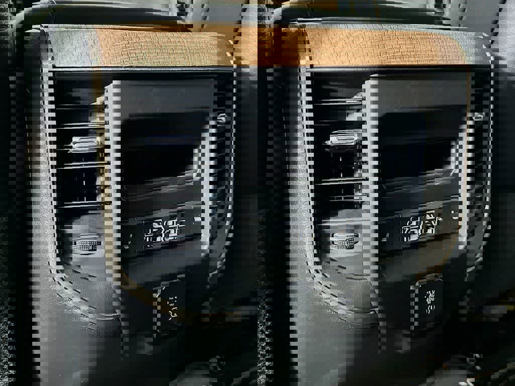 Used 2024 RAM 3500 Limited image 16