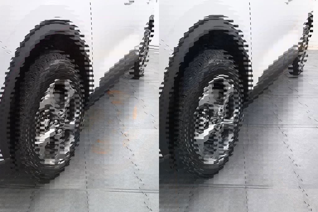 Certified 2025 Ford Escape ST-Line image 30