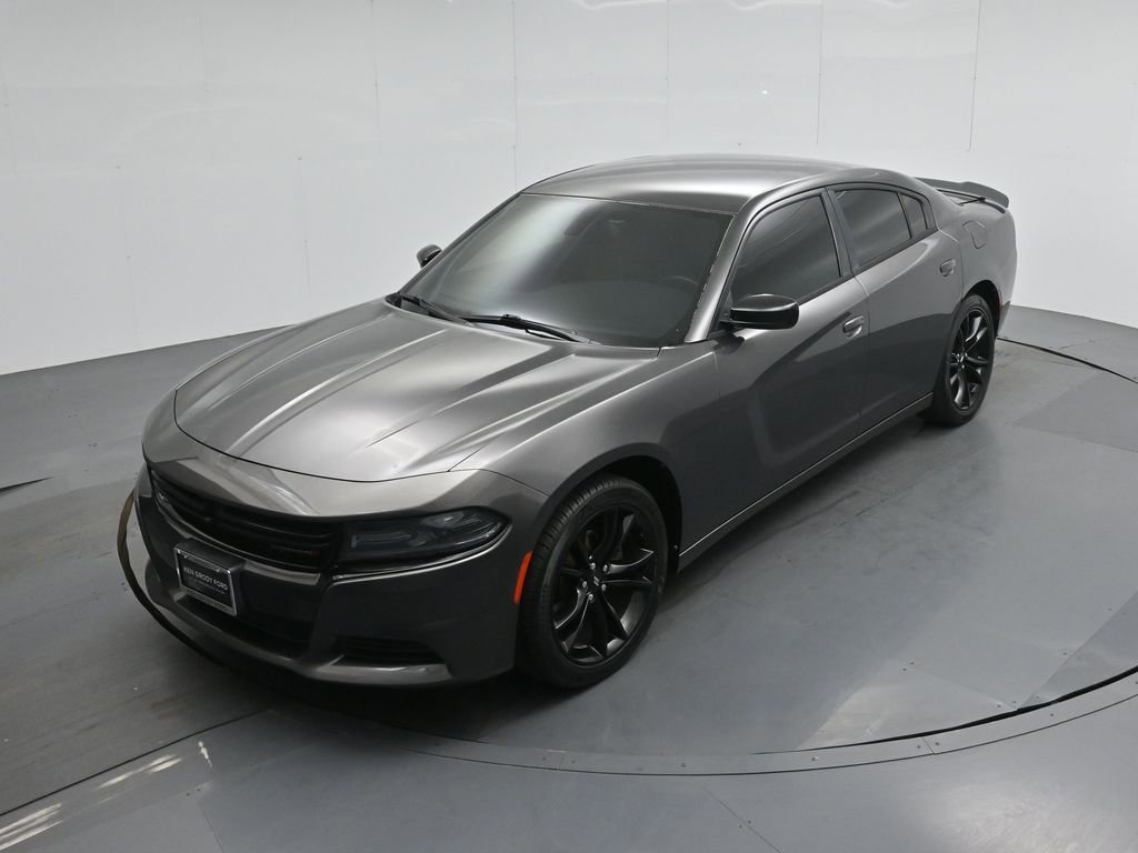 Used 2017 Dodge Charger SE w/ Blacktop Package RWD image 35