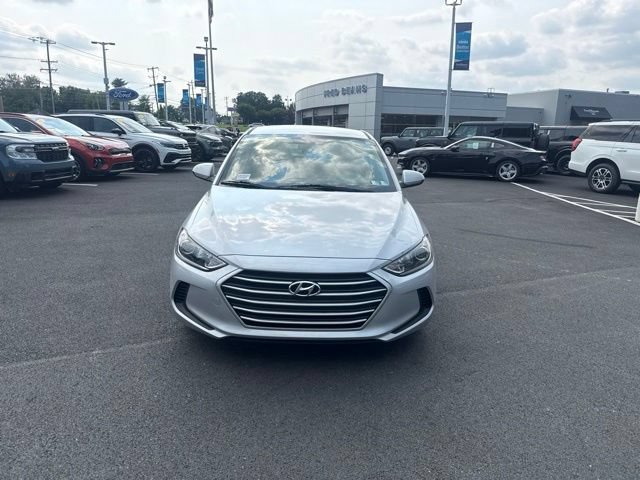 Used 2017 Hyundai Elantra SE FWD image 2