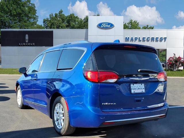 Used 2020 Chrysler Pacifica Touring-L image 3