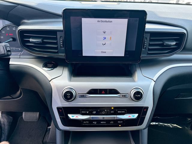 Certified 2022 Ford Explorer XLT w/ Class IV Trailer Tow Package AWD/4WD image 19
