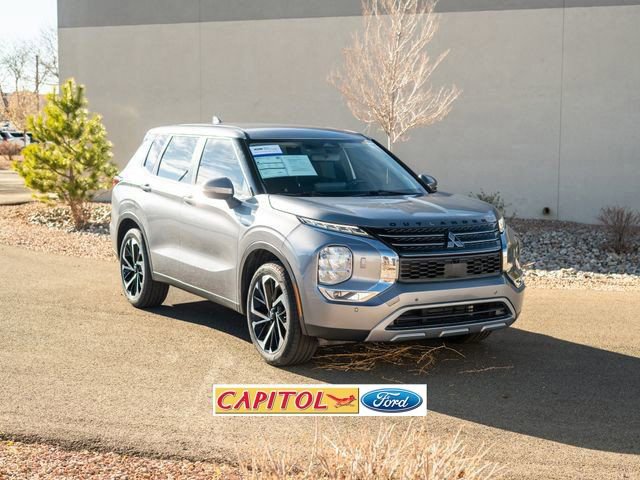 Used 2022 Mitsubishi Outlander SE AWD/4WD image 1