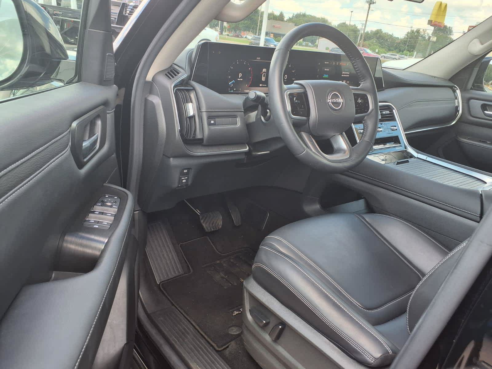 Used 2025 Nissan Armada SV AWD/4WD image 6