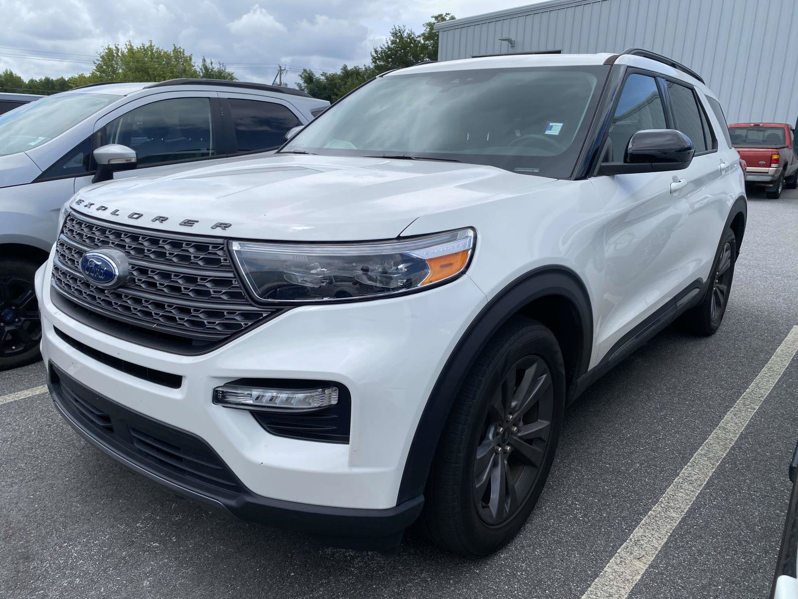 Certified 2023 Ford Explorer XLT w/ Equipment Group 202A RWD image 3