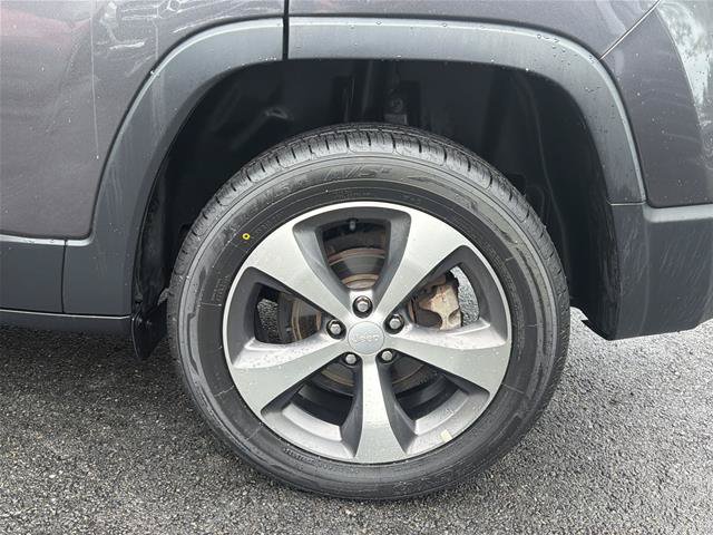 Used 2020 Jeep Cherokee Limited FWD image 26