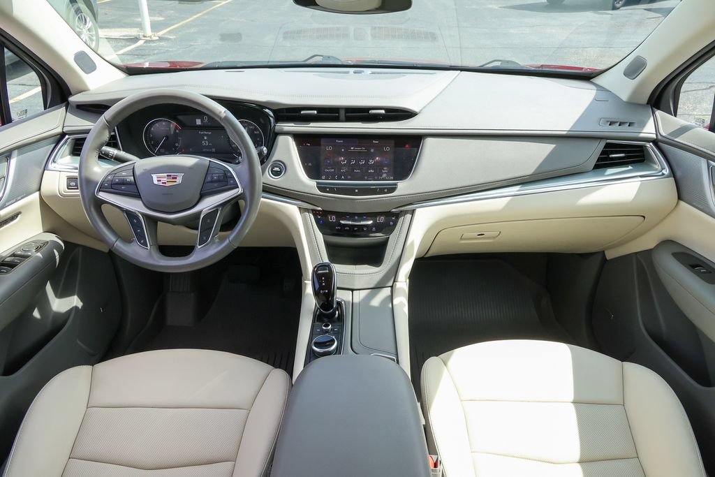 Used 2021 Cadillac XT5 Premium Luxury w/ LPO, Floor Liner Package AWD/4WD image 8