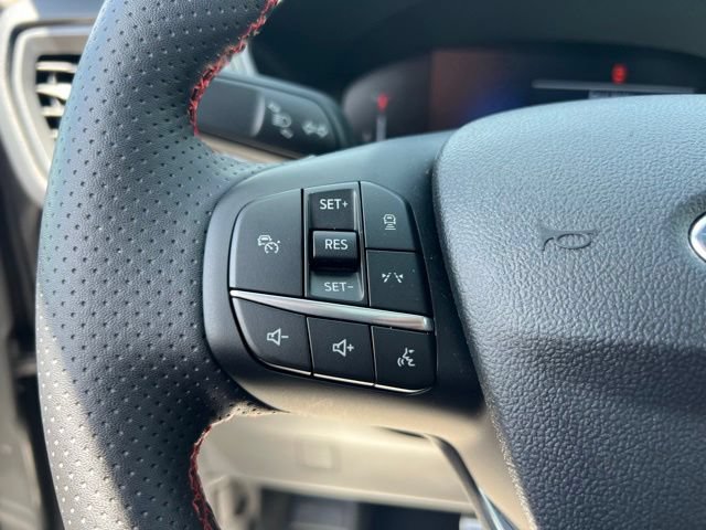 Certified 2024 Ford Escape ST-Line w/ Tech Pack #1 AWD/4WD image 9