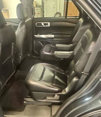 Certified 2023 Ford Explorer XLT w/ Equipment Group 202A AWD/4WD image 9
