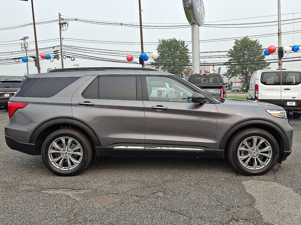 Certified 2023 Ford Explorer XLT w/ Equipment Group 202A AWD/4WD image 32