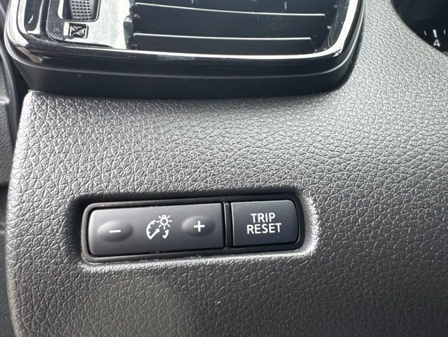 Used 2021 Nissan Rogue Sport S AWD/4WD image 13