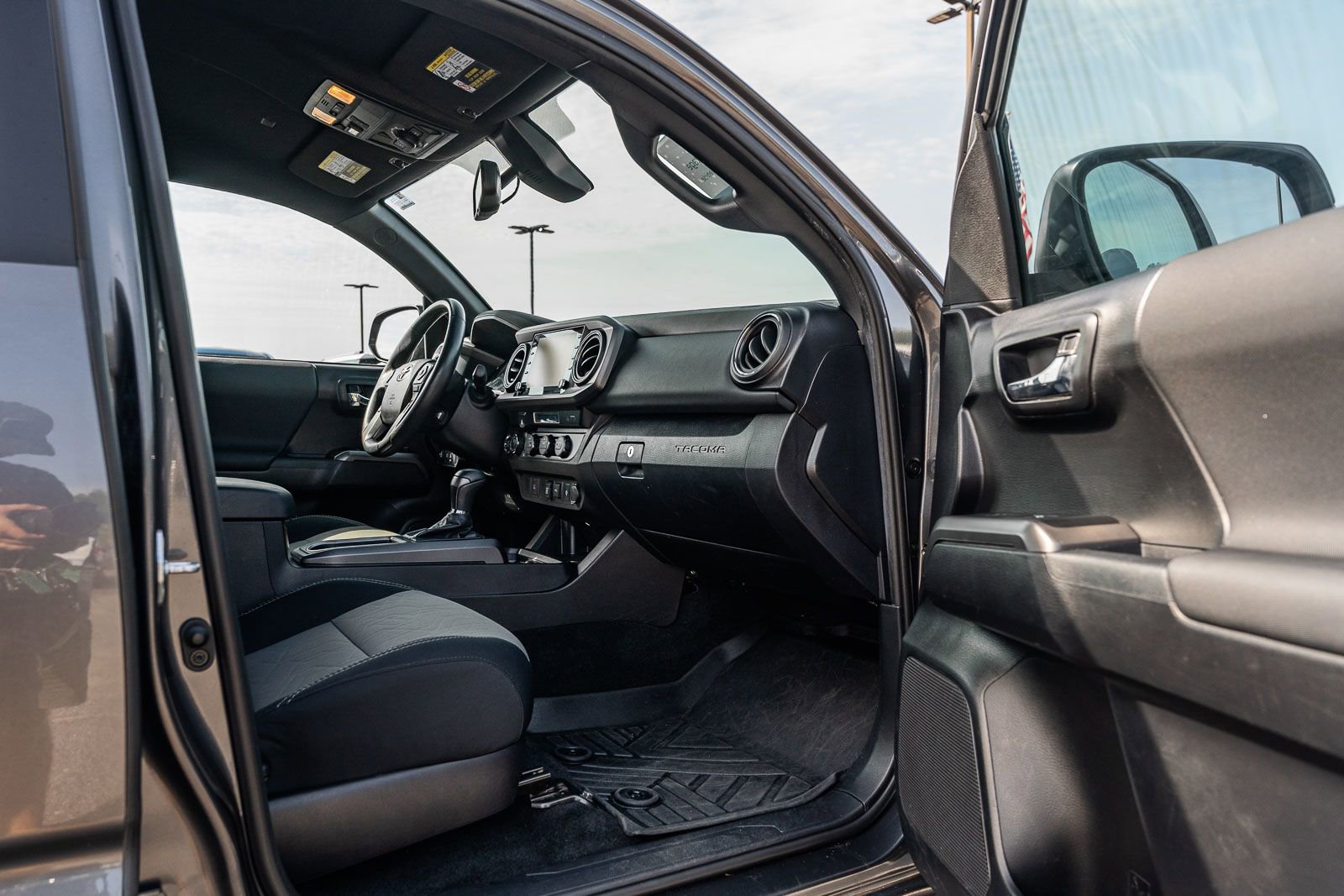 Used 2021 Toyota Tacoma TRD Off-Road AWD/4WD image 12