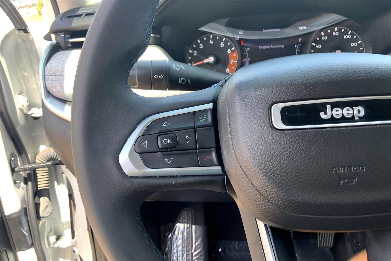 Used 2022 Jeep Compass Latitude FWD image 24