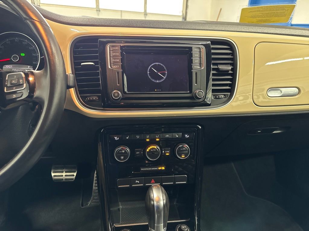 Used 2019 Volkswagen Beetle 2.0T Final Edition SEL image 17