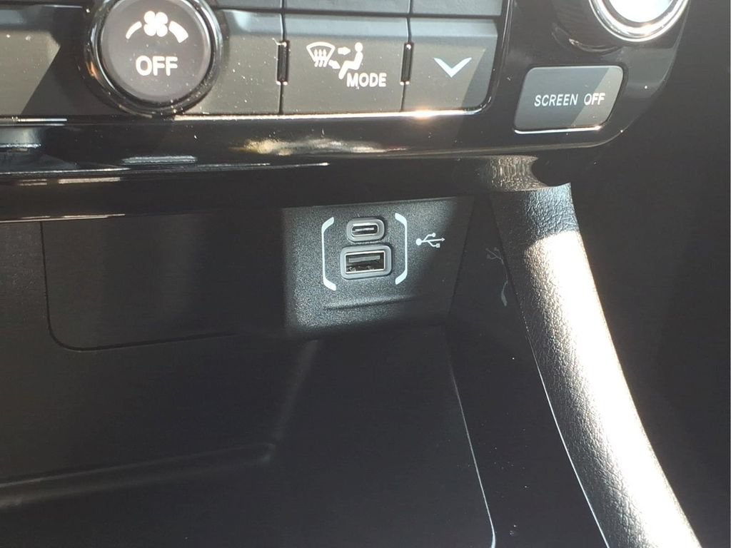 Used 2024 Jeep Compass Limited AWD/4WD image 19