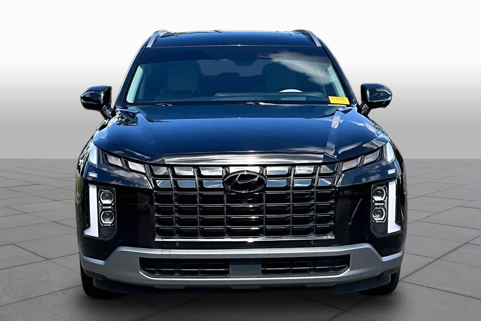 Used 2023 Hyundai Palisade Limited w/ Cargo Package FWD image 4