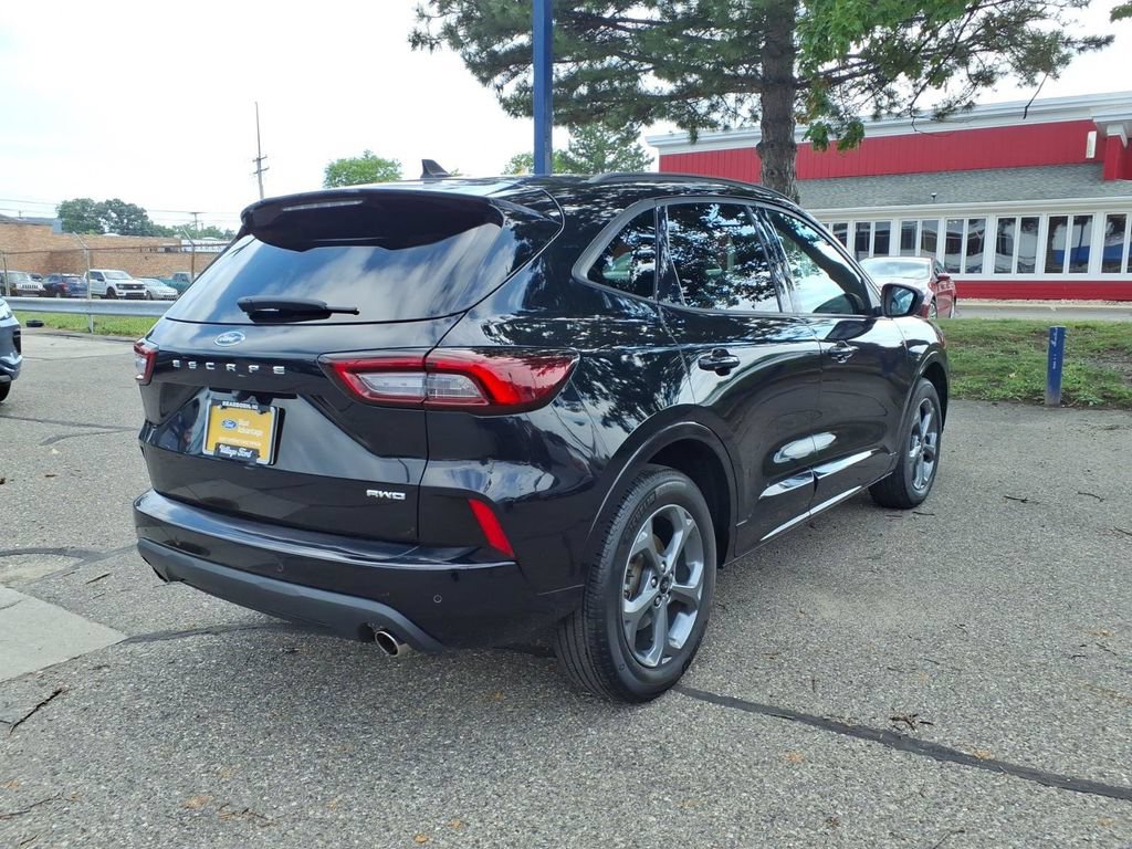 Certified 2023 Ford Escape ST-Line w/ Tech Pack #1 AWD/4WD image 6