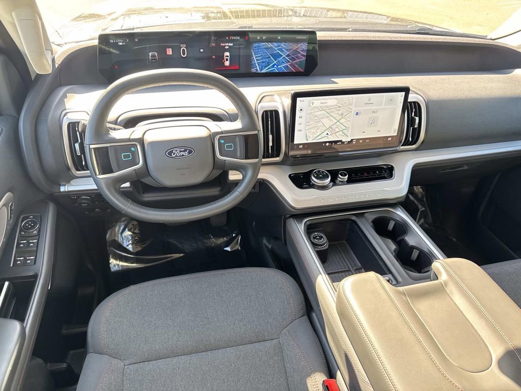 Certified 2025 Ford Expedition Active AWD/4WD image 10