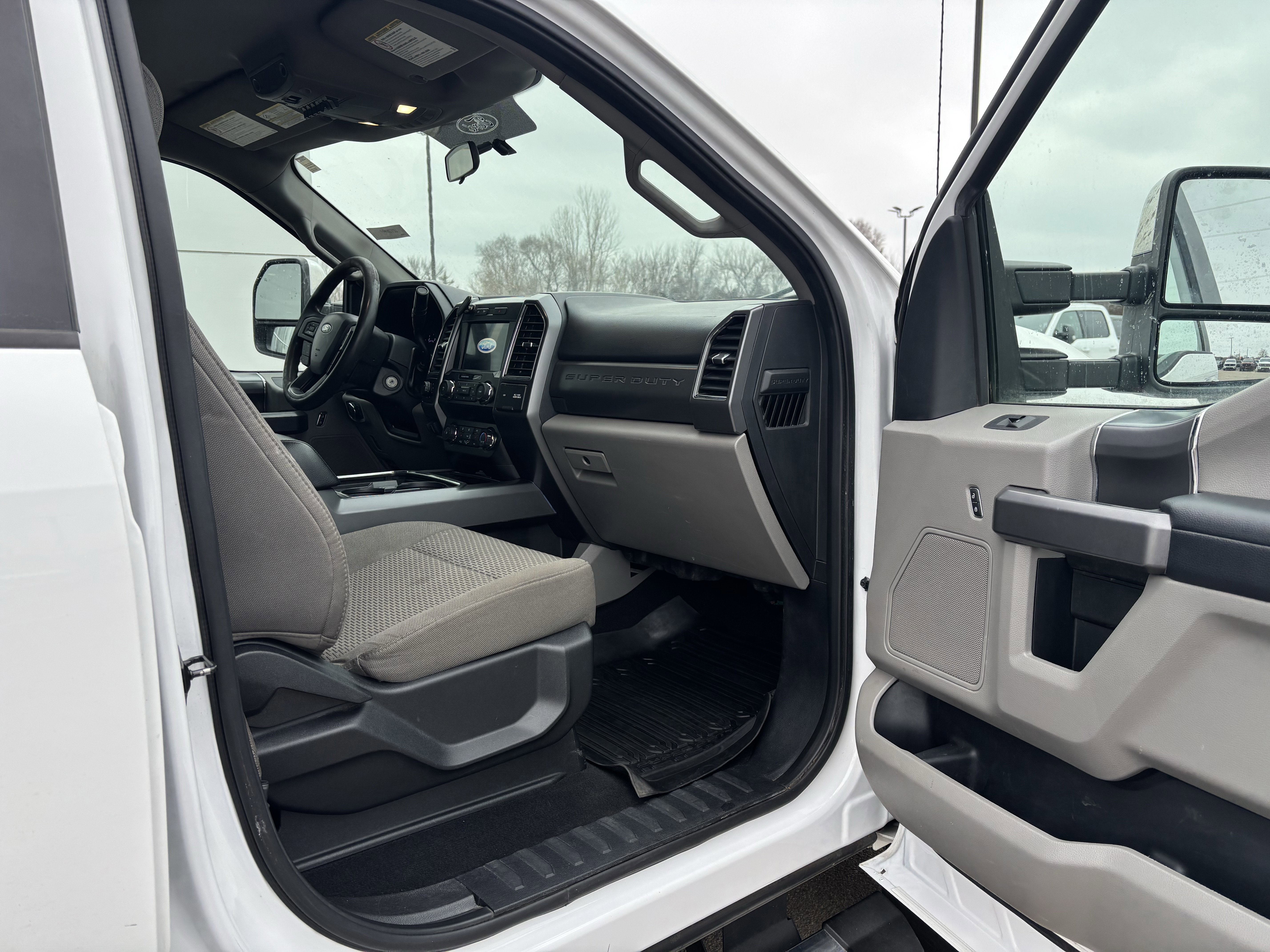 Certified 2019 Ford F450 XLT w/ XLT Premium Package image 19