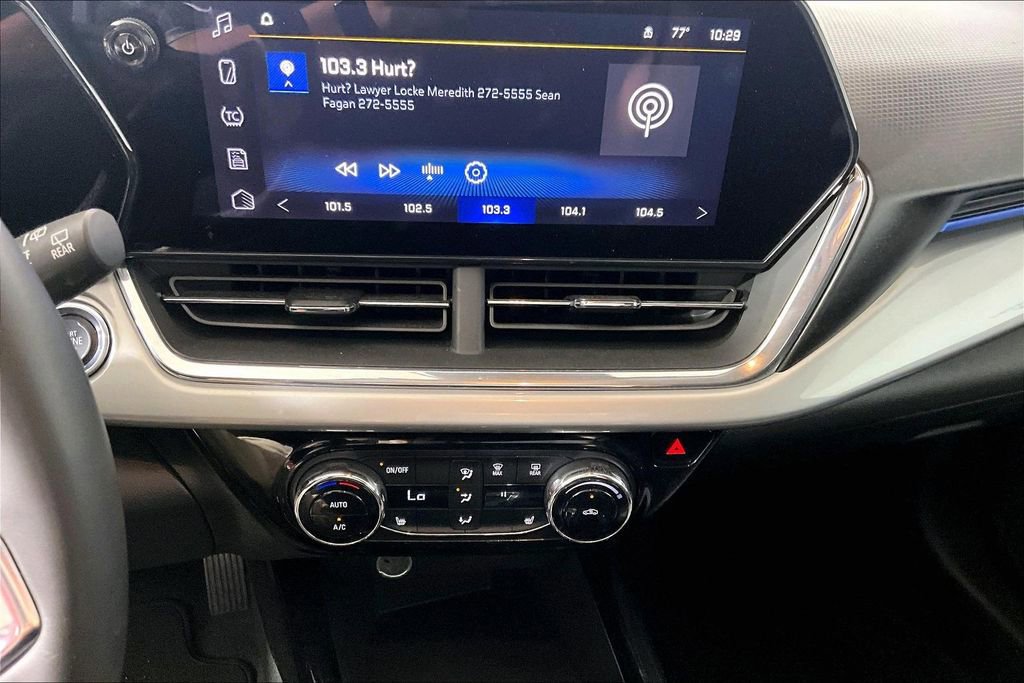 Used 2025 Chevrolet Trax LT w/ LT Convenience Package FWD image 24