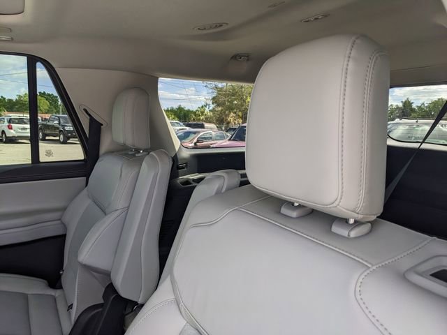 Certified 2025 Ford Expedition Max Platinum w/ Driver's Package AWD/4WD image 21