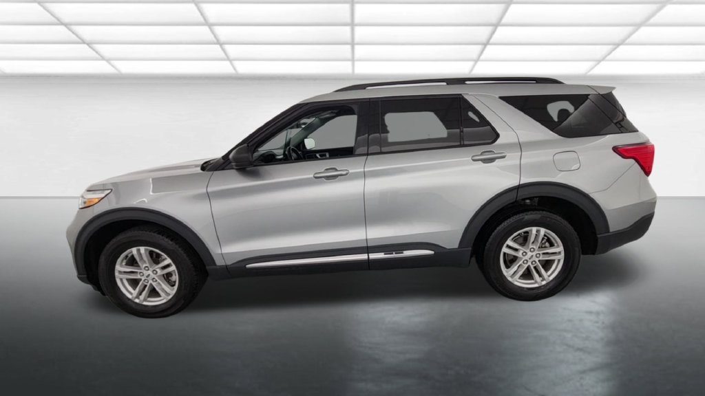 Certified 2024 Ford Explorer XLT w/ Equipment Group 202A AWD/4WD image 5