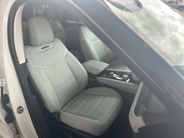 Certified 2026 Ford Explorer Platinum w/ LUX Leather Package AWD/4WD image 27