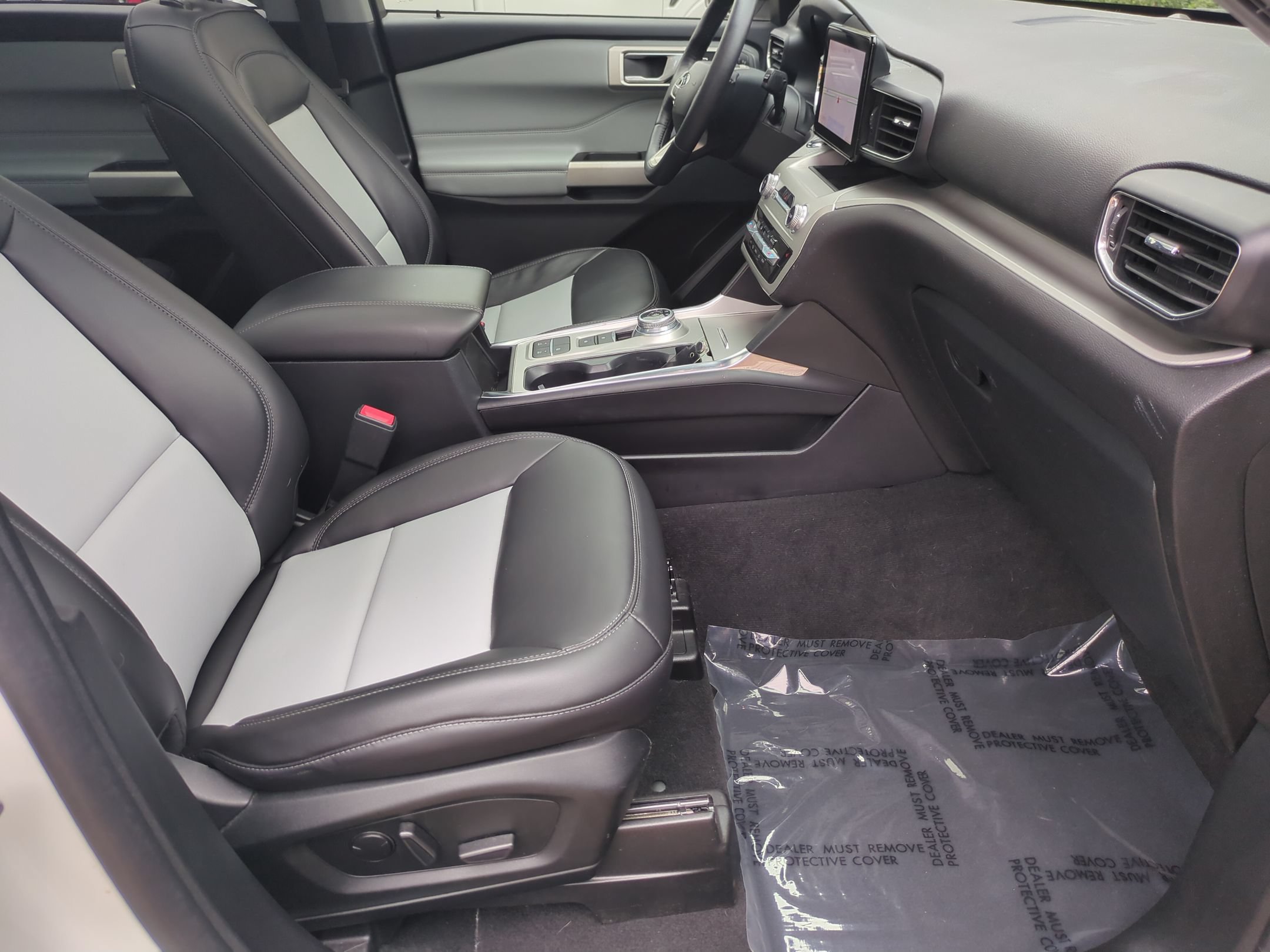 Certified 2022 Ford Explorer XLT RWD image 35