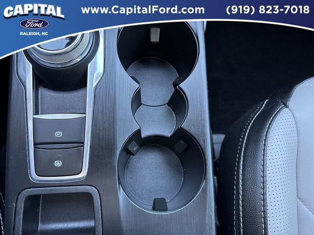 Certified 2025 Ford Escape Platinum w/ Premium Technology Package image 31