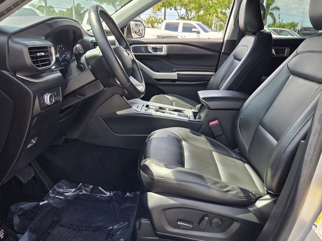 Certified 2022 Ford Explorer XLT w/ Equipment Group 202A RWD image 12