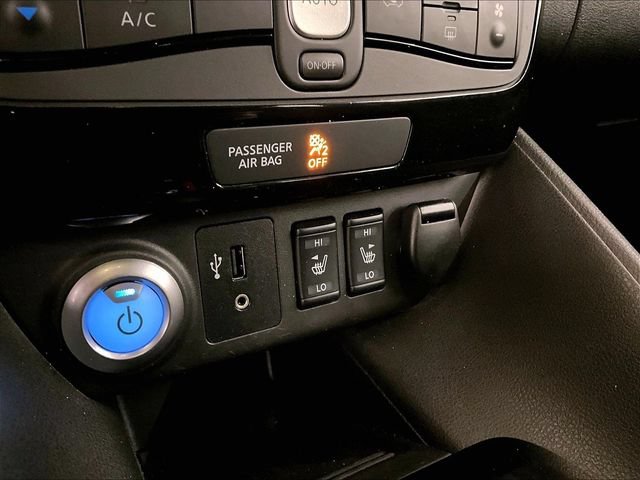 Used 2019 Nissan Leaf SV w/ SV Technology Package FWD image 31
