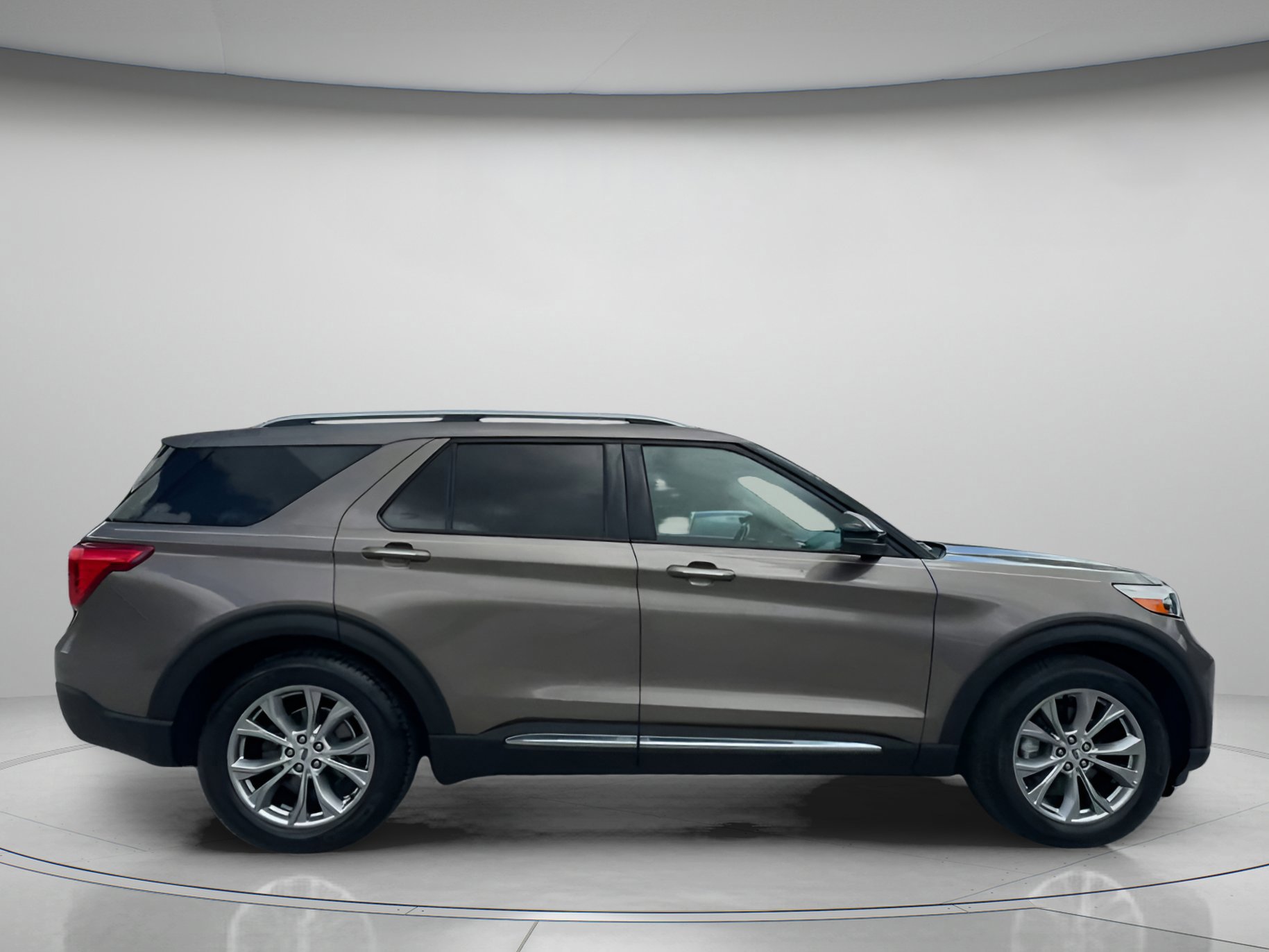 Certified 2021 Ford Explorer Limited w/ Equipment Group 301A image 24