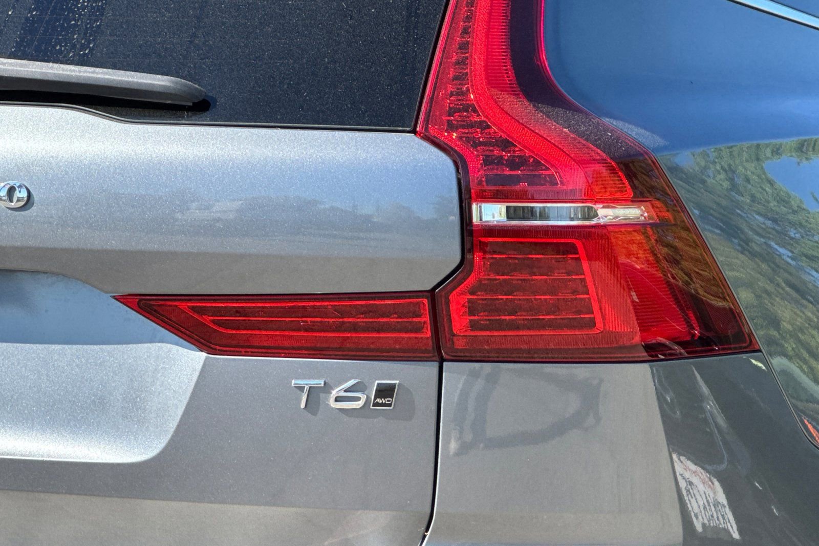 Used 2021 Volvo XC60 T6 Momentum image 29