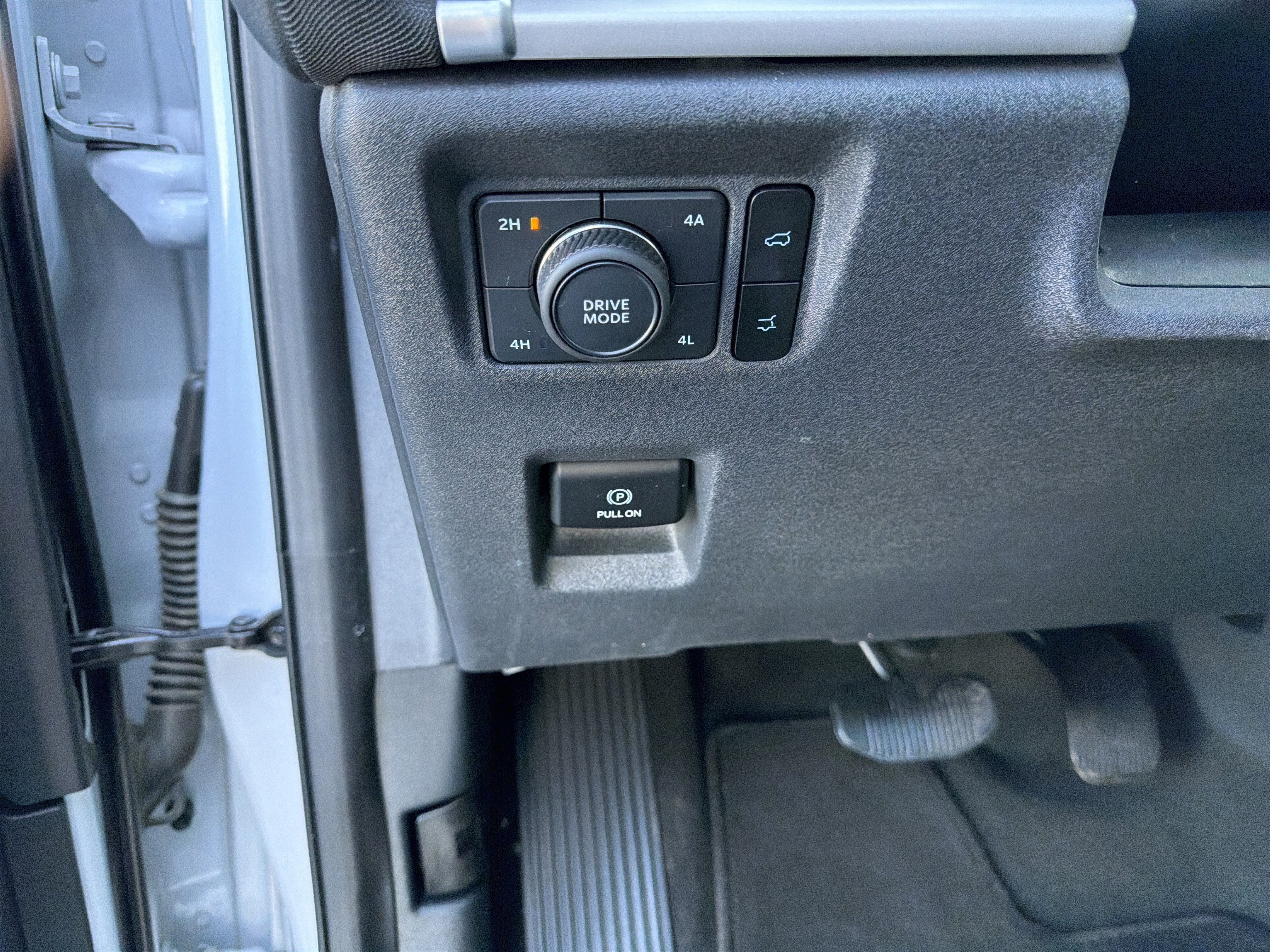 Certified 2025 Ford Expedition Active image 40